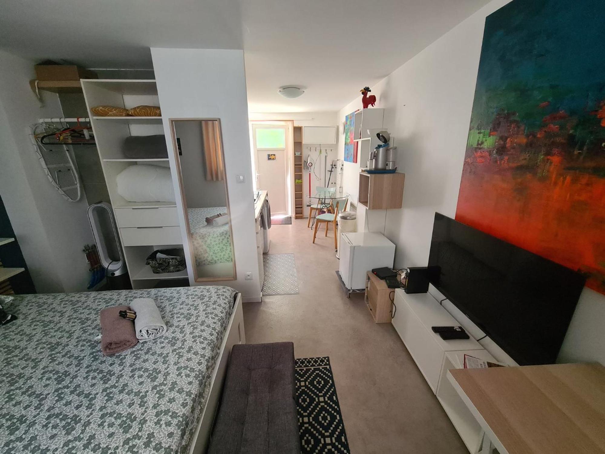 Beau Studio Equipe - Calme Et Confortable Bourg-en-Bresse Exterior photo